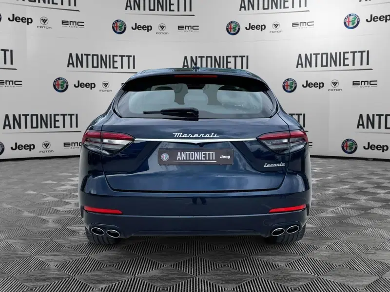Maserati Levante usata a Ancona (6)