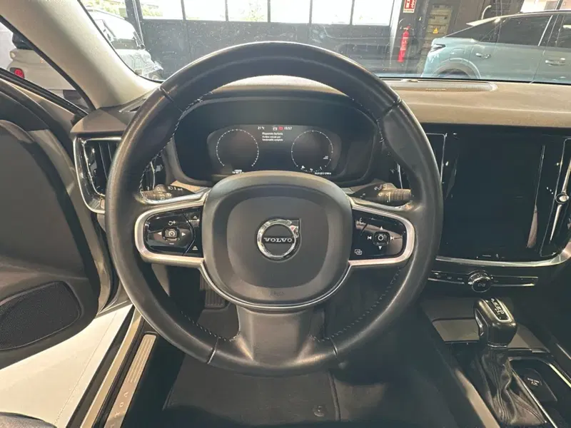 Volvo V60 Cross Country usata a Vicenza (18)