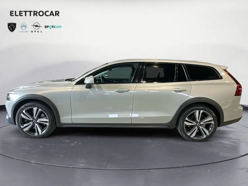 Volvo V60 Cross Country usata a Vicenza (2)