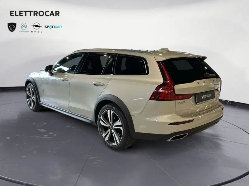 Volvo V60 Cross Country usata a Vicenza (3)