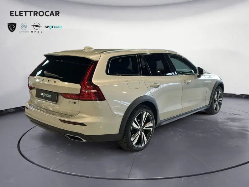 Volvo V60 Cross Country usata a Vicenza (6)
