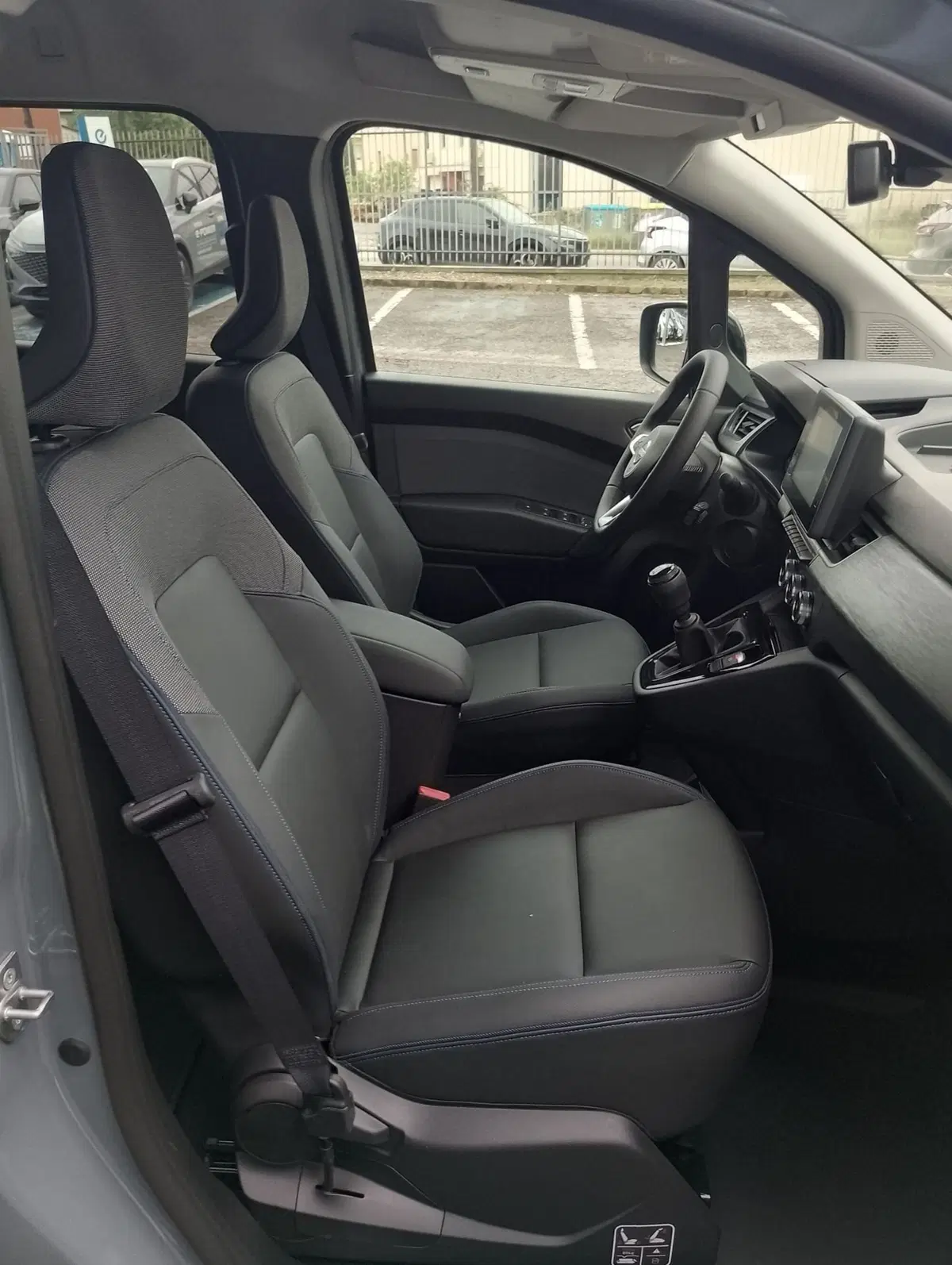 Renault Kangoo nuova a Modena (18)