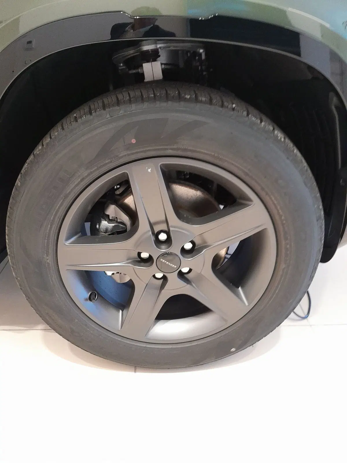 Land Rover Defender nuova a Cuneo (17)