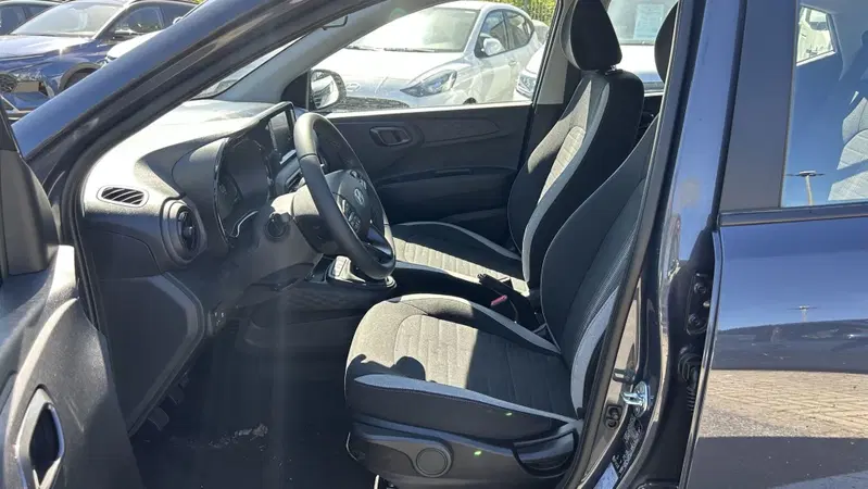 Hyundai i10 nuova a Roma (14)