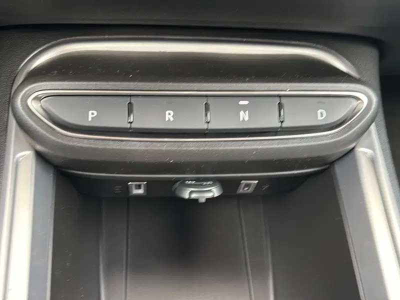 Jeep Avenger nuova a Roma (19)