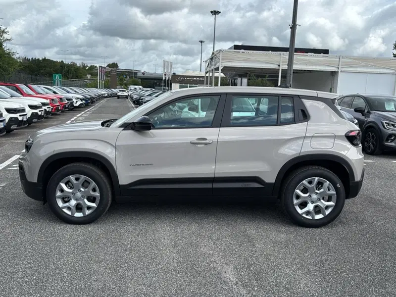 Jeep Avenger nuova a Roma (7)