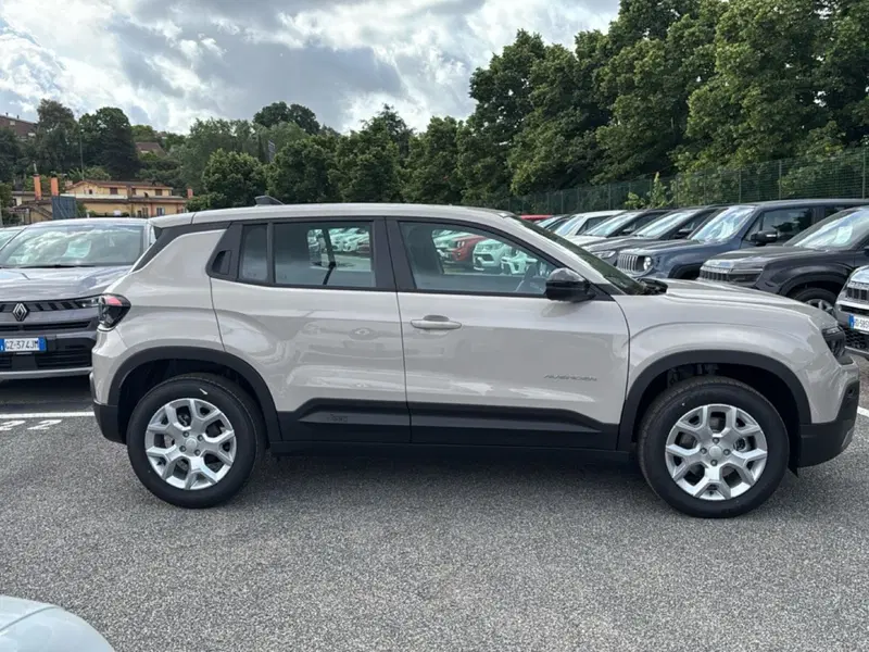 Jeep Avenger nuova a Roma (8)