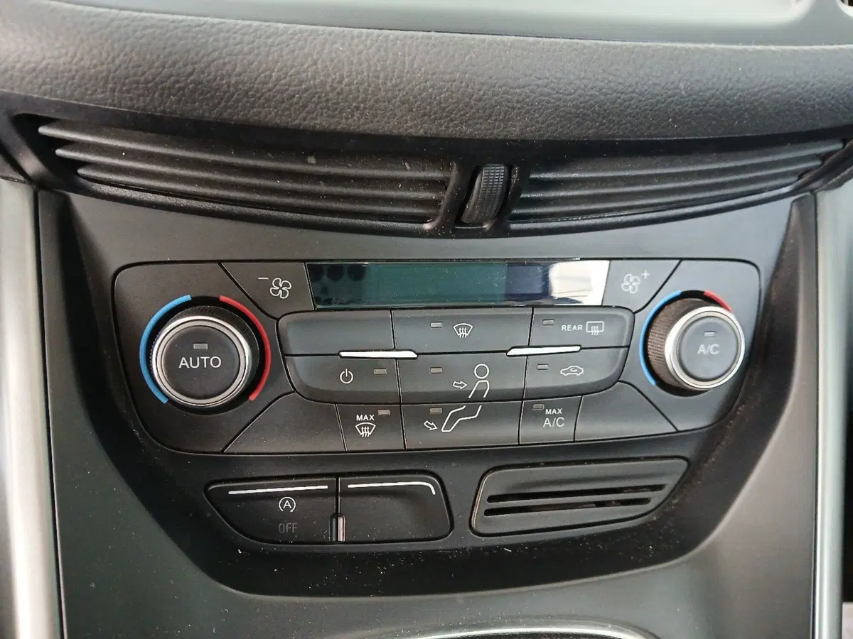 Ford Kuga usata a Latina (18)
