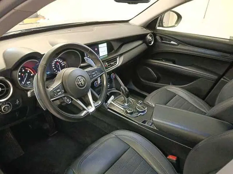 Alfa Romeo Stelvio usata a Teramo (11)