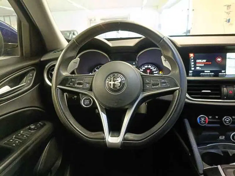 Alfa Romeo Stelvio usata a Teramo (17)