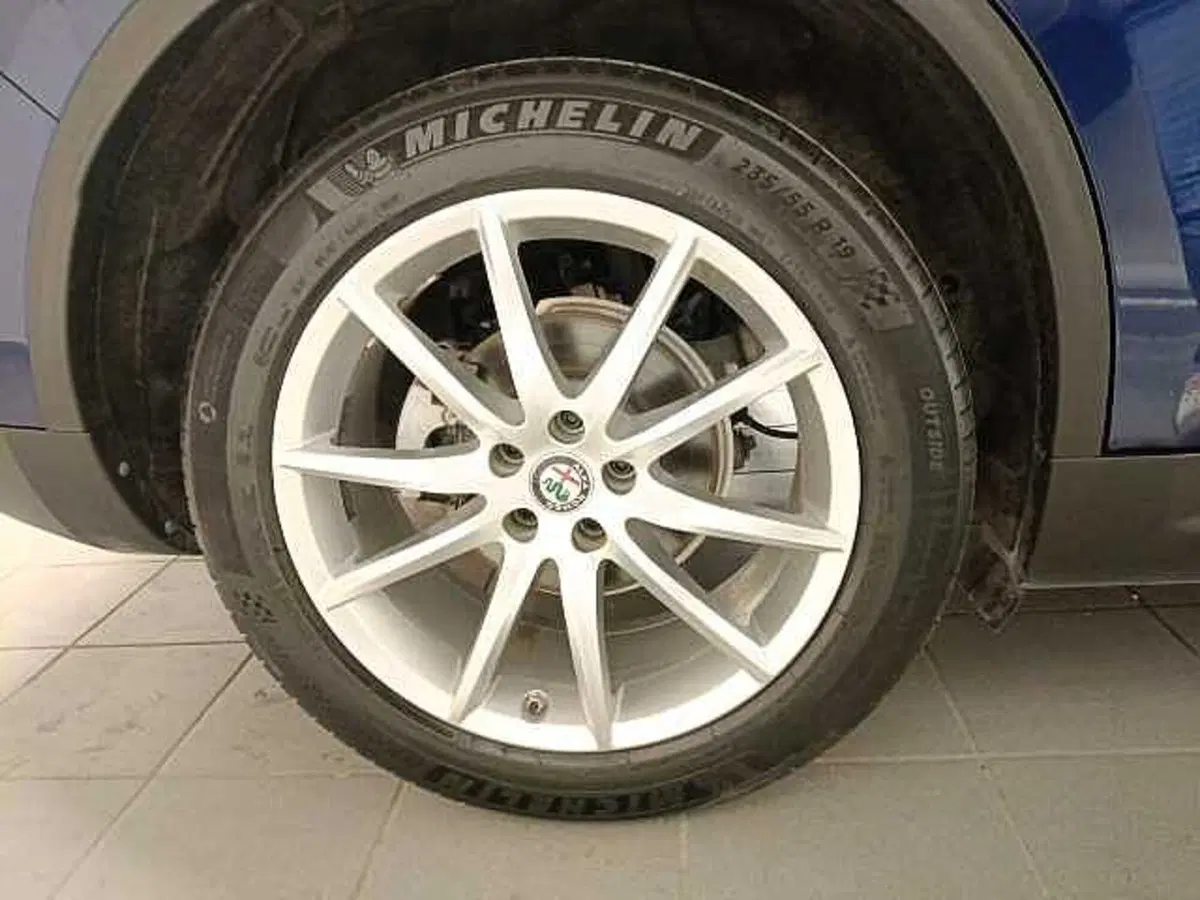 Alfa Romeo Stelvio usata a Teramo (8)