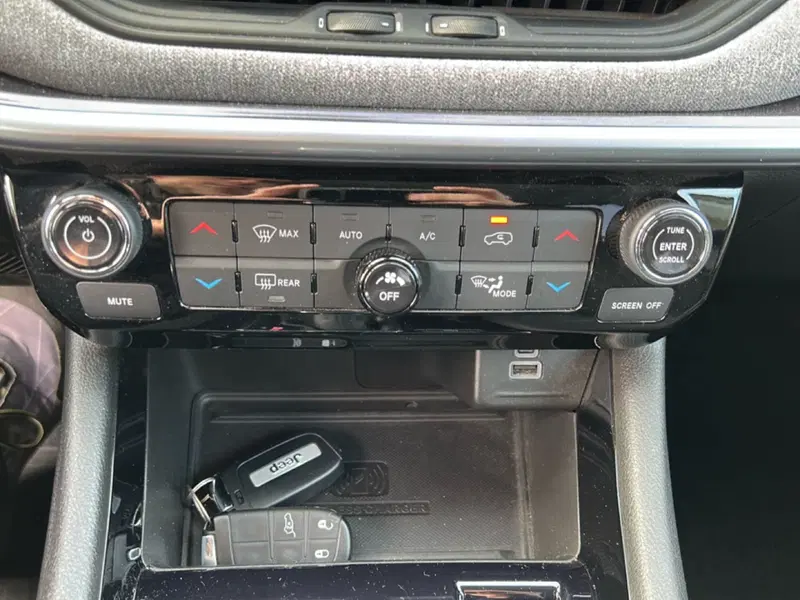 Jeep Compass usata a Latina (18)