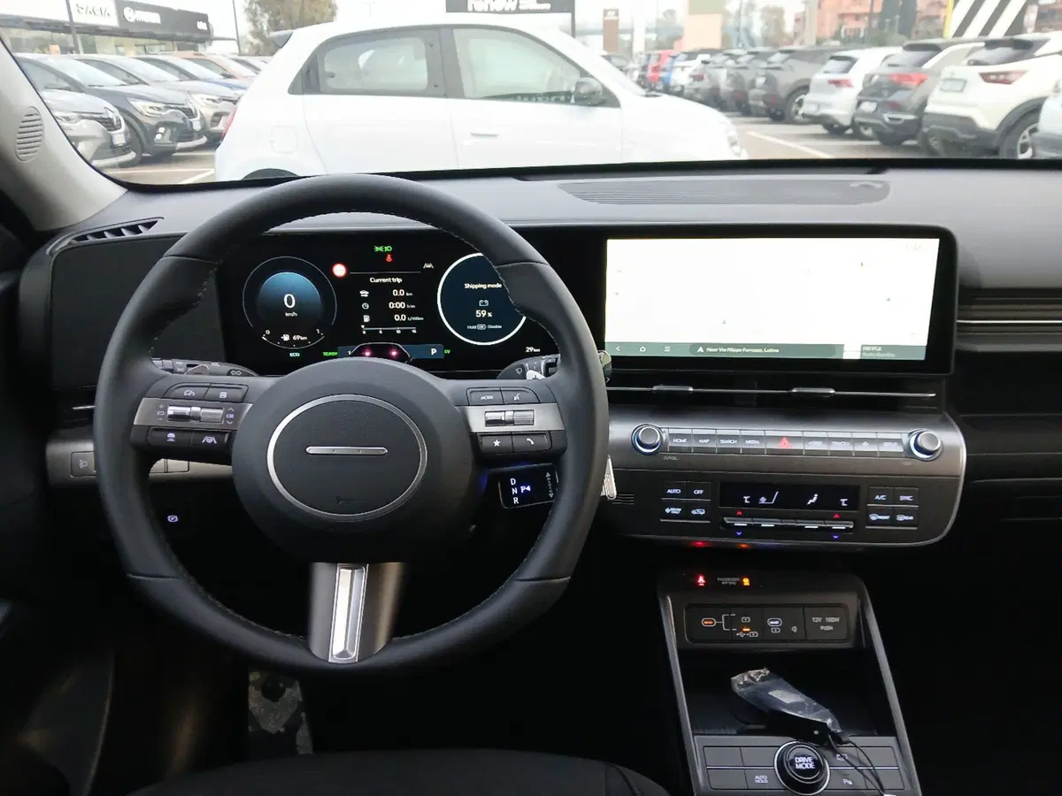 Hyundai Kona nuova a Latina (12)