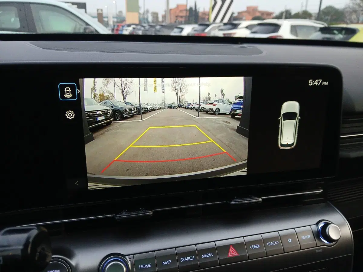 Hyundai Kona nuova a Latina (15)
