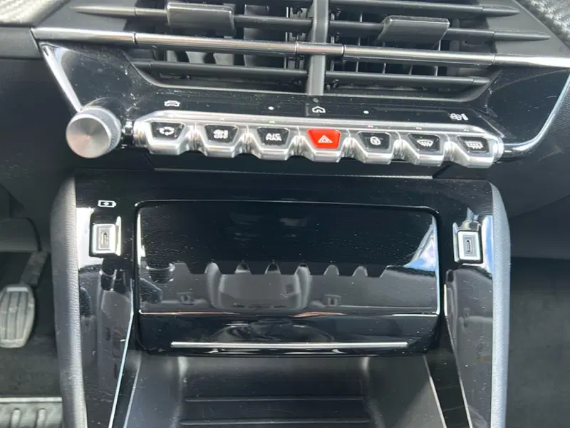 Peugeot 208 usata a Latina (19)