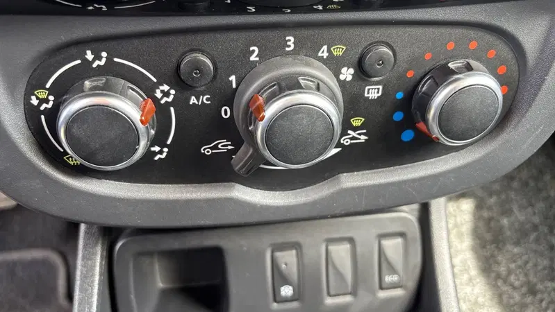 Dacia Duster usata a Padova (13)