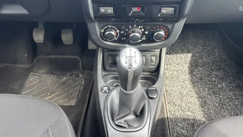 Dacia Duster usata a Padova (14)