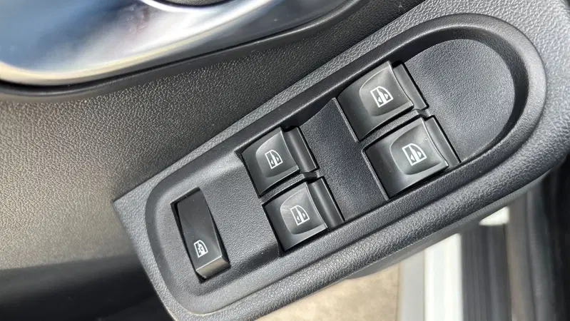 Dacia Duster usata a Padova (16)