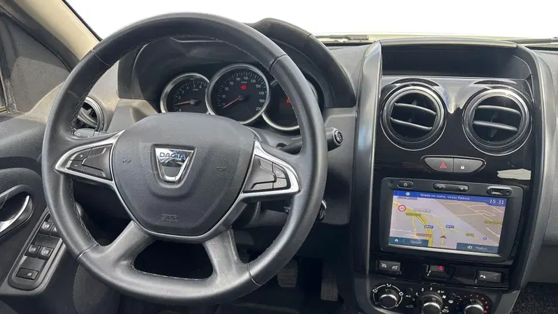 Dacia Duster usata a Padova (9)