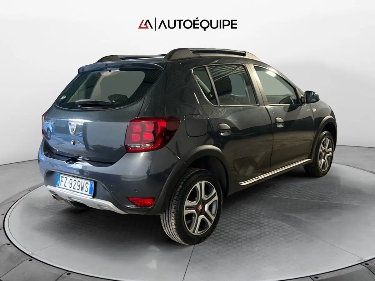 Dacia Sandero usata a Roma (5)