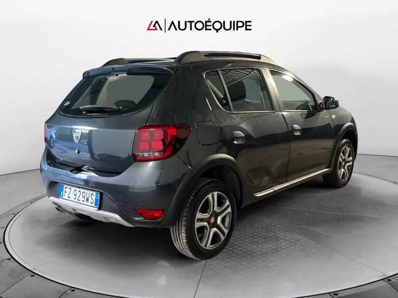 Dacia Sandero usata a Roma (5)