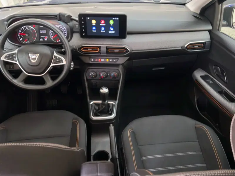 Dacia Sandero usata a Roma (11)