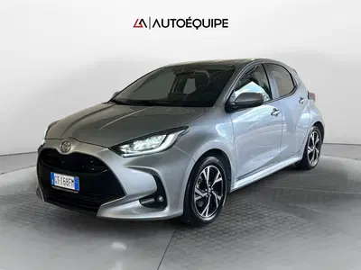 Toyota Yaris 1.5 Hybrid 5 porte Trend del 2024 usata a Roma