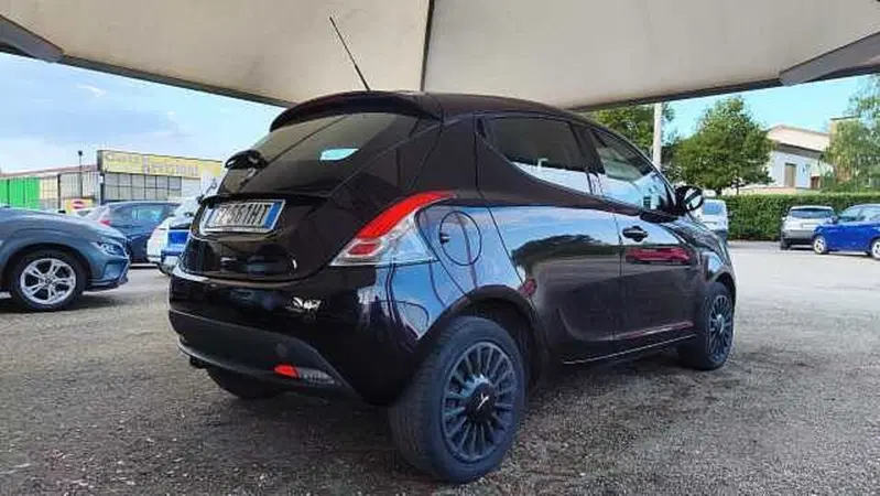 Lancia Ypsilon usata a Firenze (9)
