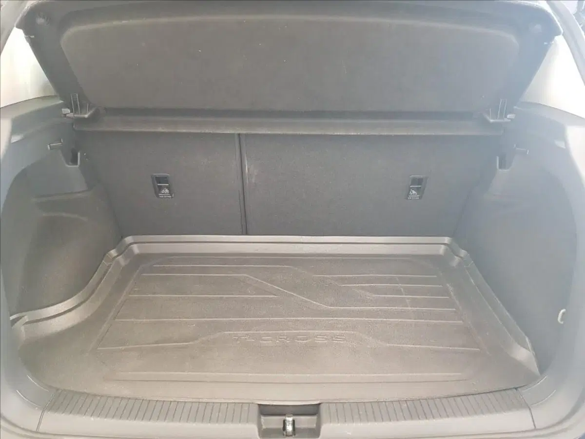 Volkswagen T-Cross usata a Lucca (15)