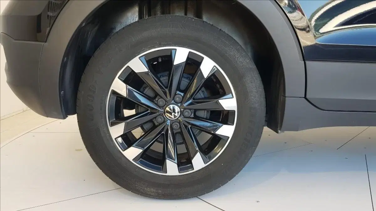 Volkswagen T-Cross usata a Lucca (9)