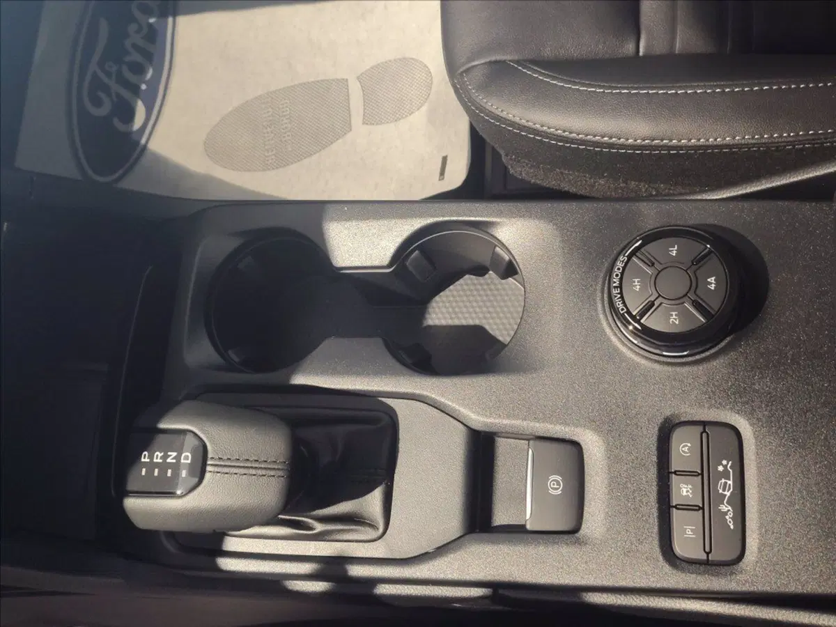 Ford Ranger Pick-up nuova a Milano (10)