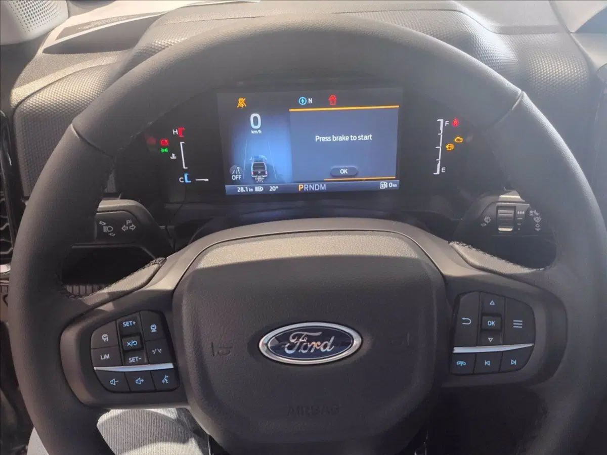Ford Ranger Pick-up nuova a Milano (7)