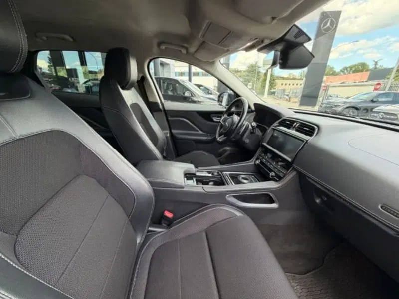 Jaguar F-Pace usata a Potenza (10)