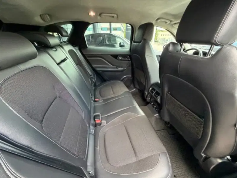 Jaguar F-Pace usata a Potenza (11)