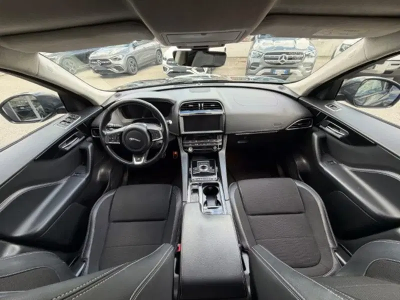 Jaguar F-Pace usata a Potenza (12)