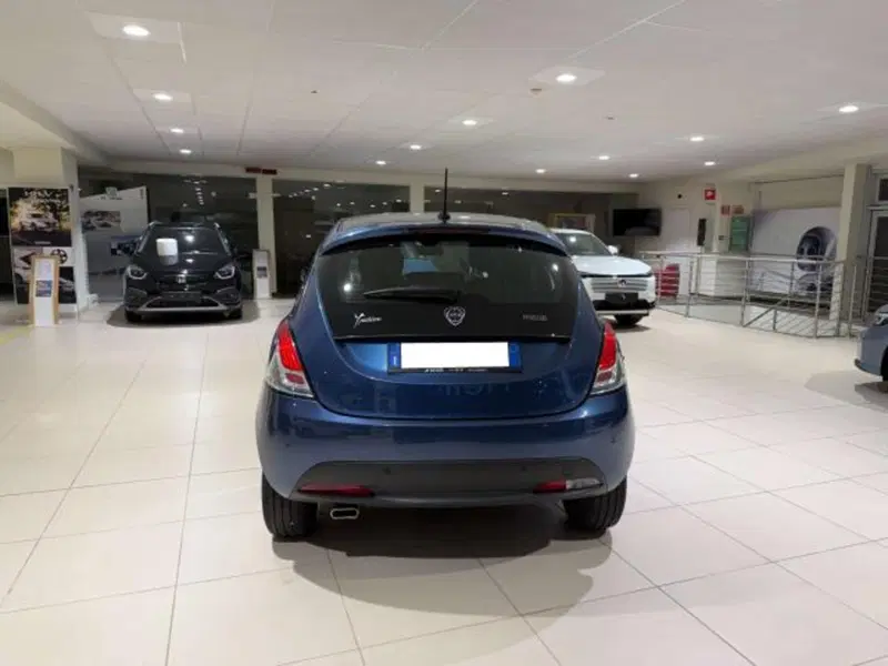 Lancia Ypsilon usata a Savona (7)