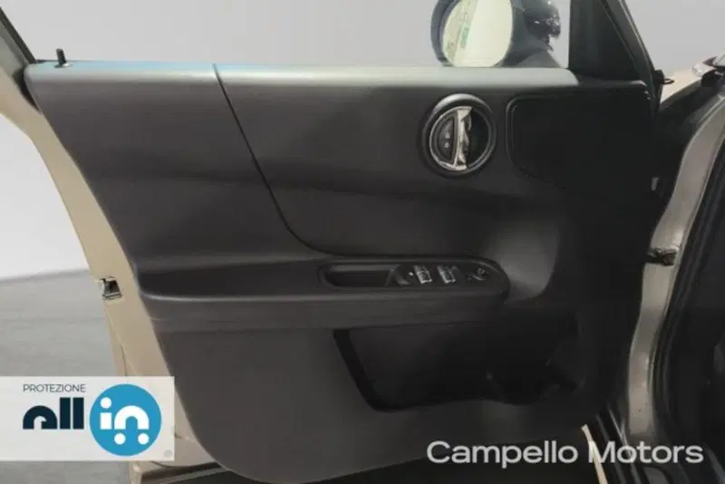 MINI Mini Countryman usata a Venezia (13)