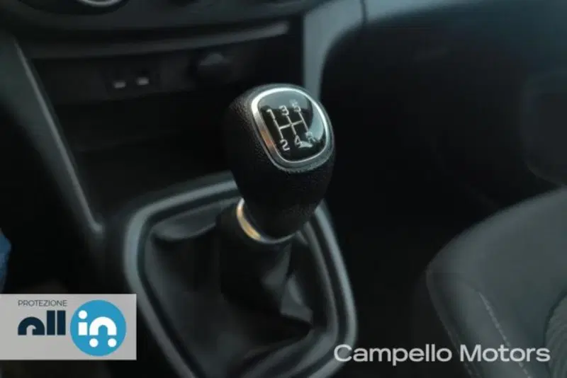 Hyundai i10 usata a Venezia (12)