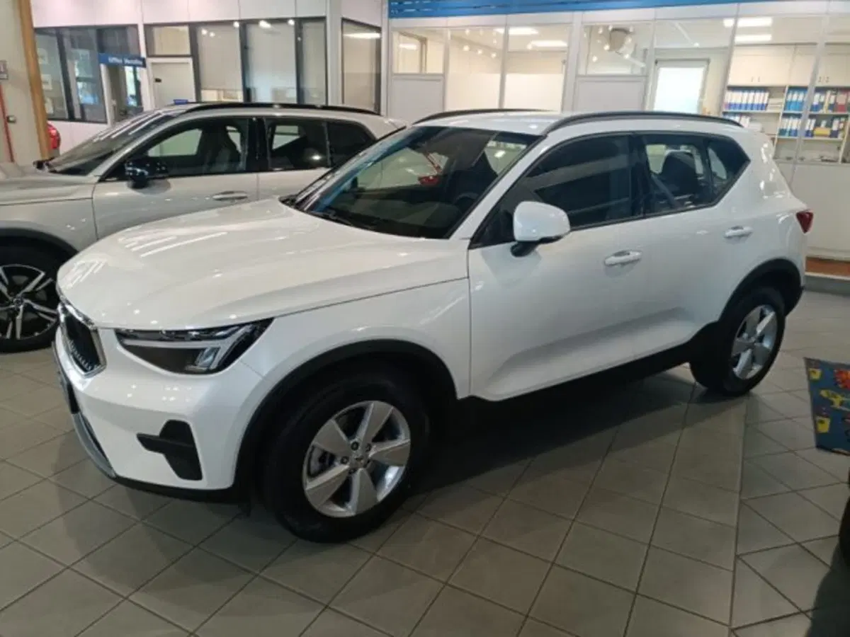 Volvo XC40 nuova a Novara