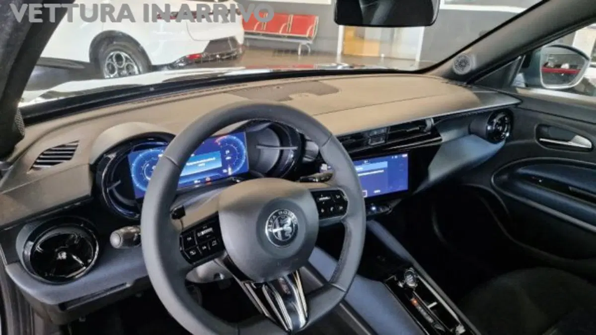 Alfa Romeo Junior nuova a Modena (5)
