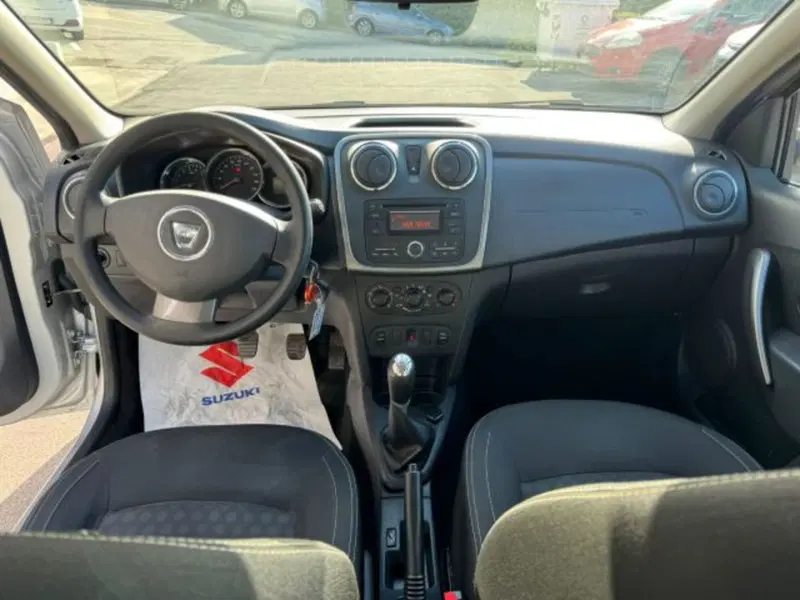 Dacia Logan usata a Macerata (7)