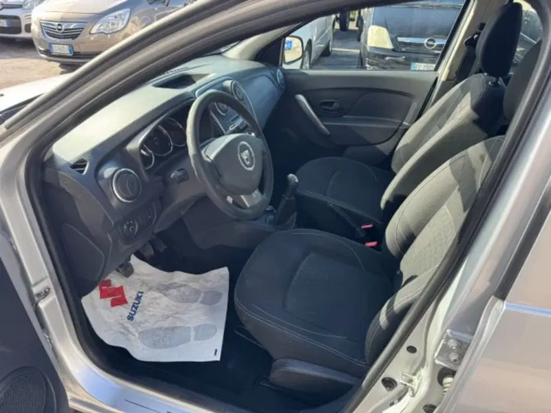 Dacia Logan usata a Macerata (8)