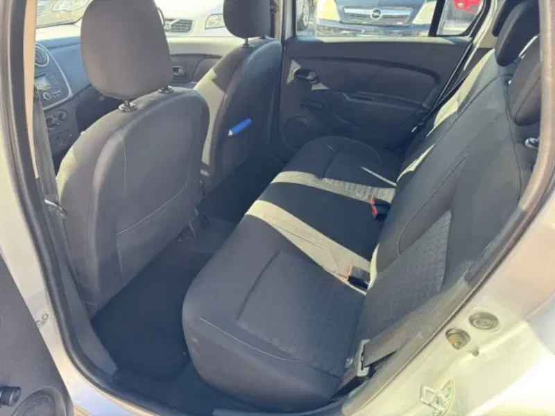 Dacia Logan usata a Macerata (9)