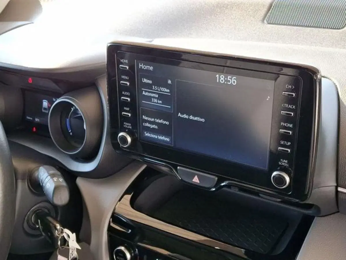 Toyota Yaris Cross usata a Roma (10)