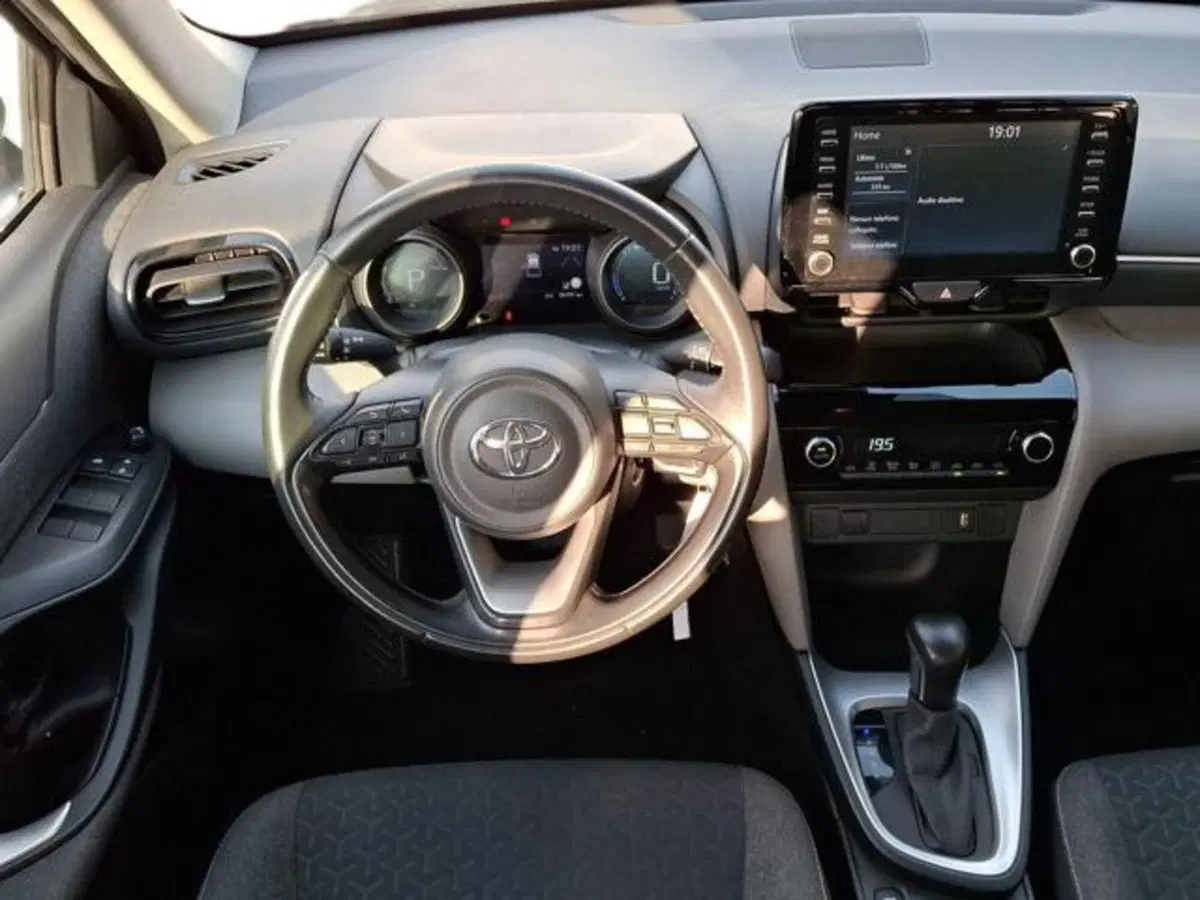 Toyota Yaris Cross usata a Roma (8)