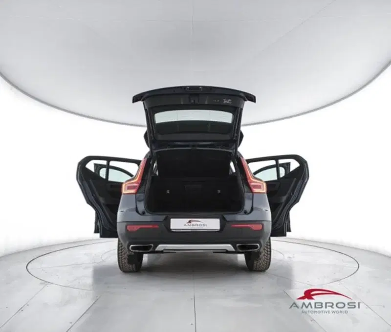 Volvo XC40 usata a Perugia (7)