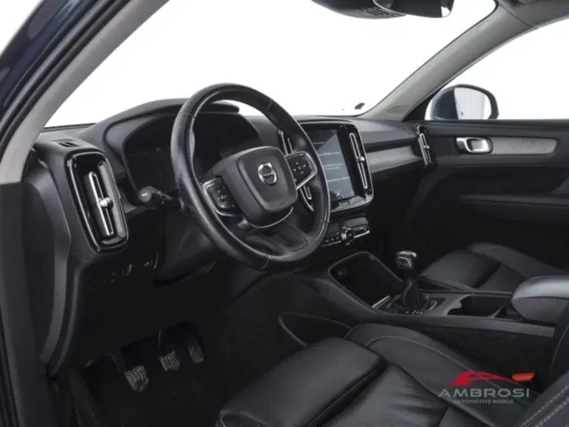 Volvo XC40 usata a Perugia (8)