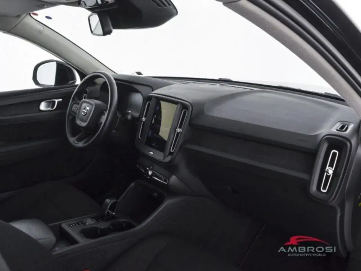 Volvo XC40 usata a Perugia (12)