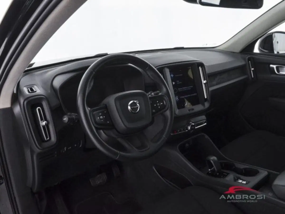 Volvo XC40 usata a Perugia (8)