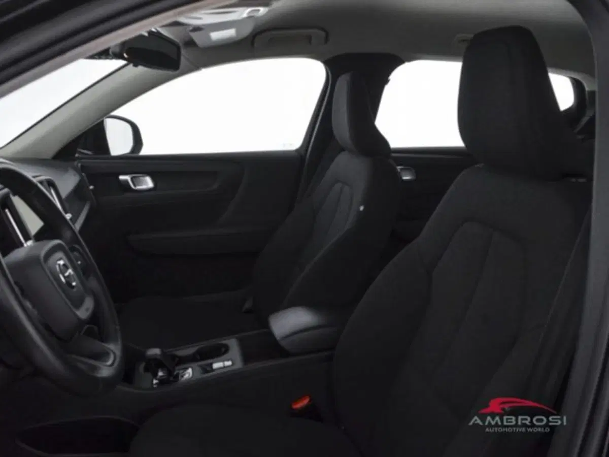 Volvo XC40 usata a Perugia (9)